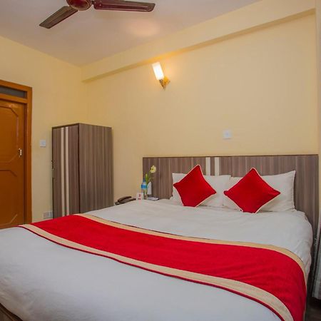 Oyo 297 Hotel Aayam Kathmandu Exterior foto