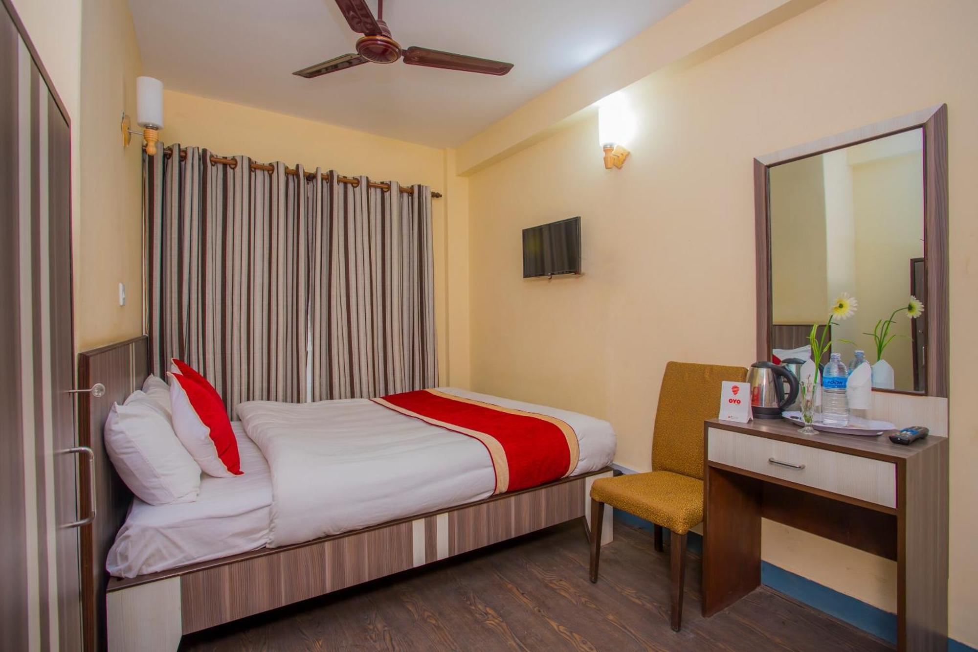 Oyo 297 Hotel Aayam Kathmandu Exterior foto